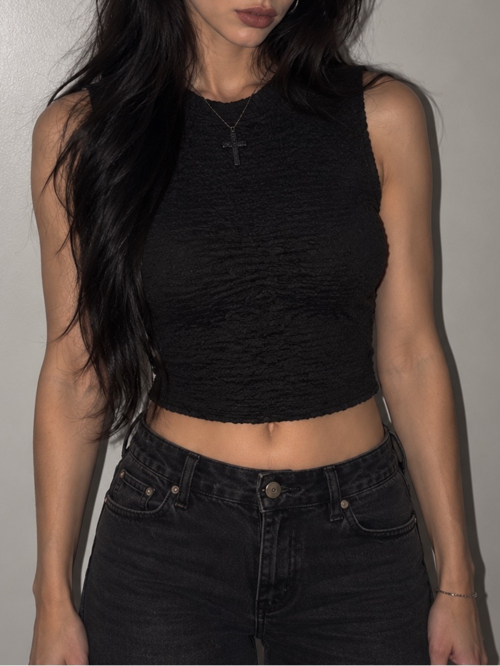 Black Essential Stylish Everyday Versatile Sleeveless Crop Top - Women